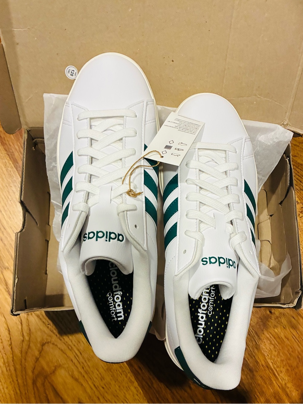 adidas  grand court 2.0 White Sneakers with Green Stripes men 11.   🆕